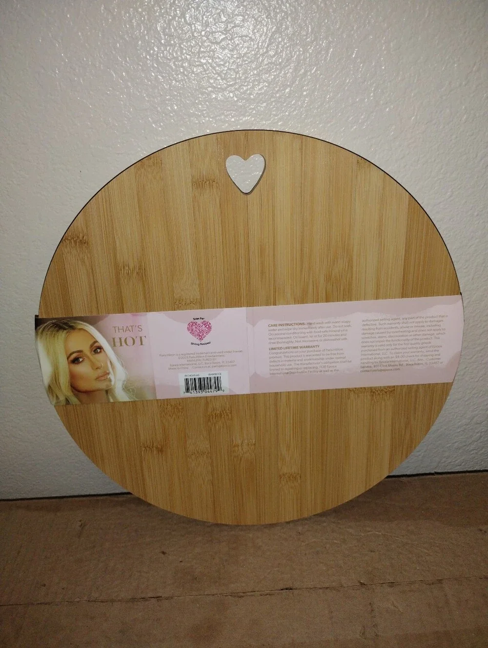 PARIS HILTON BAMBOO CUTTING BOARD 14